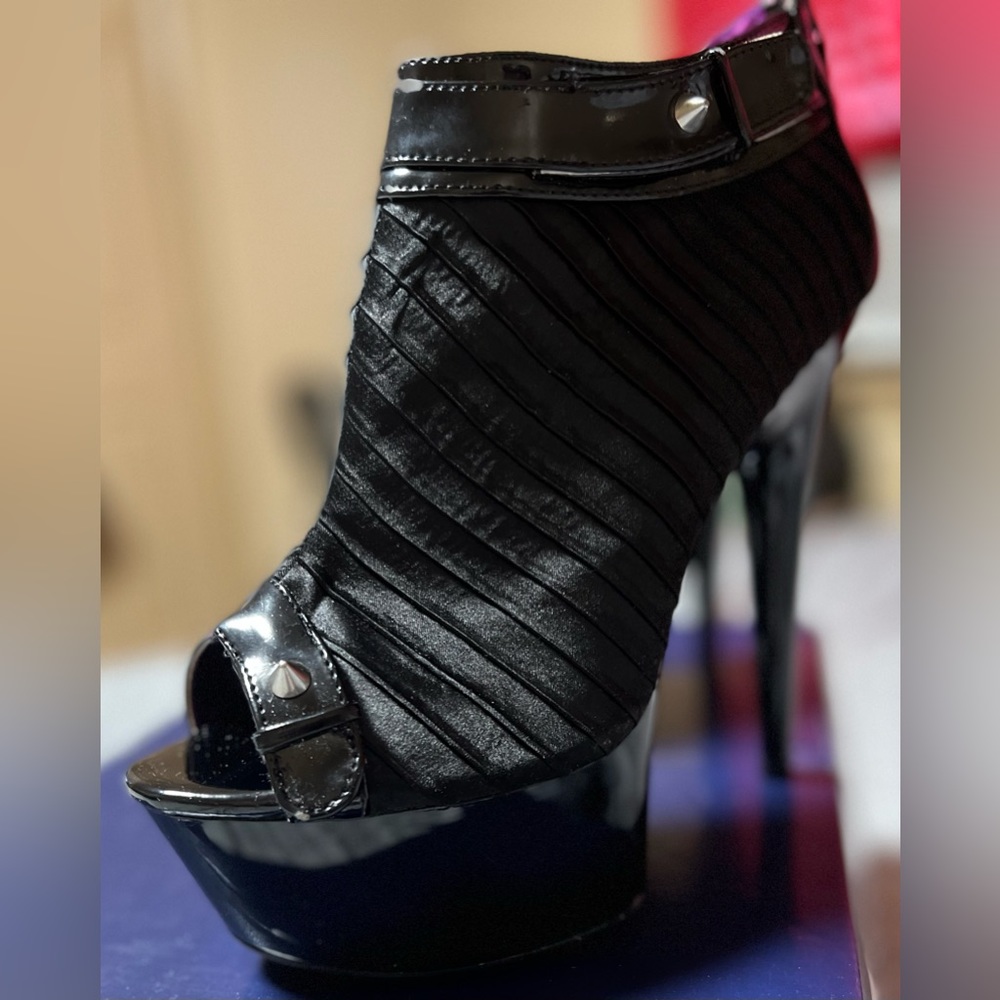 Black platform heels 👠 - Picture 4 of 12